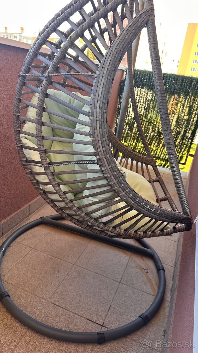 Hojdacie zavesne kreslo