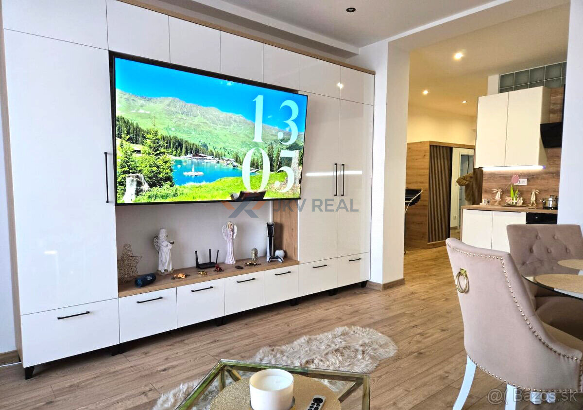 Prenájom Pre Náročných: Luxusný 3-izbový Byt s Balkónom v Sr