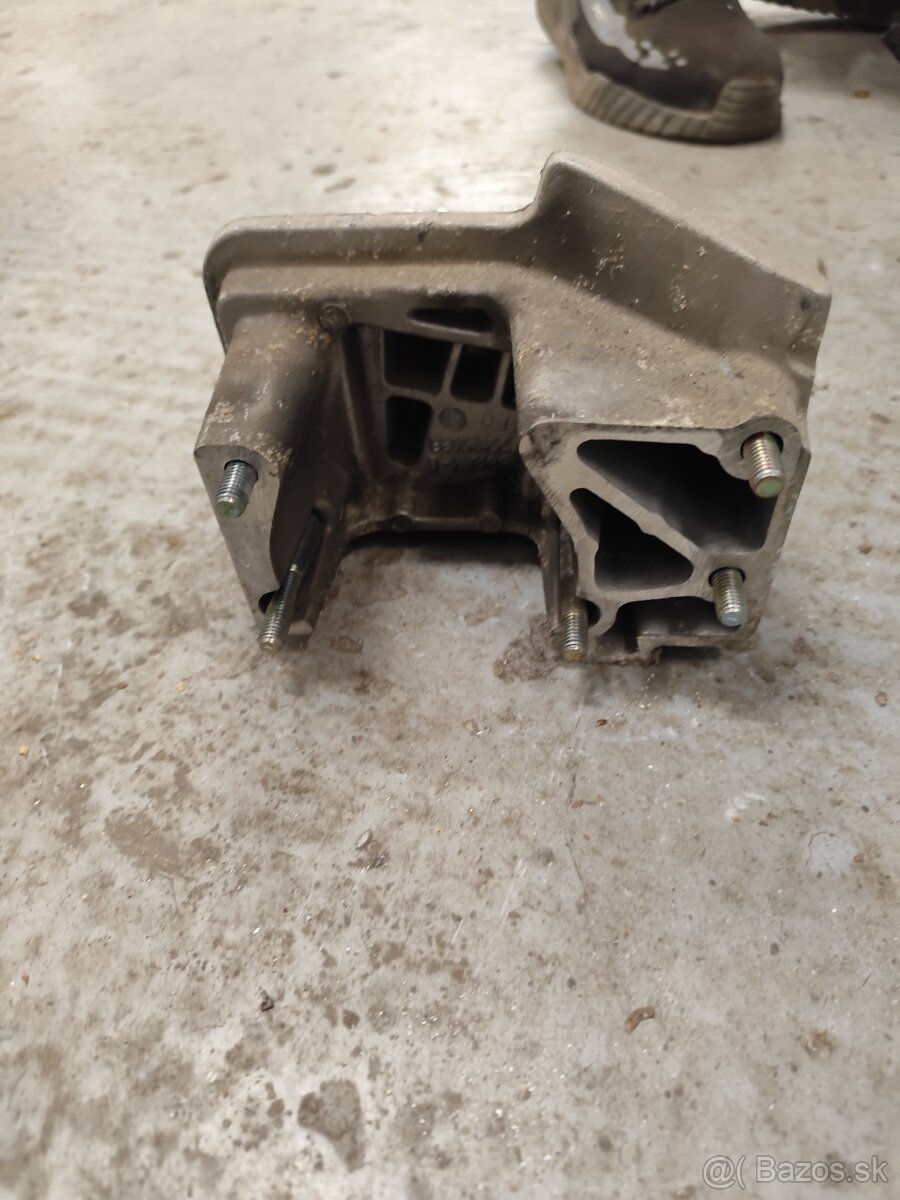 Drziak motora Fiat Doblo/Opel Combo