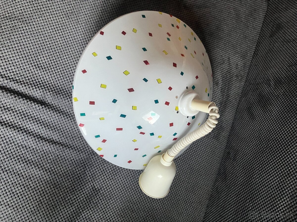 Luster s plastovým tienidlom