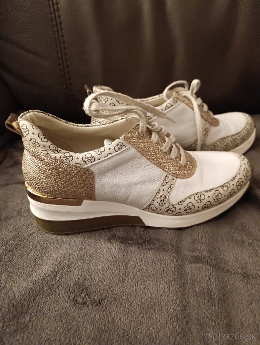 Damske kožené tenisky, velk. 38