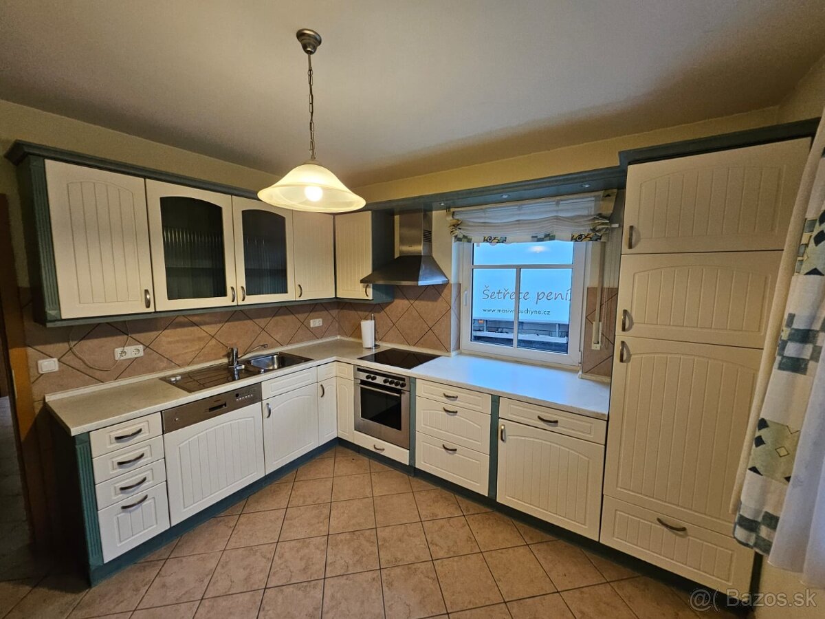 Masívna kuchynská linka z Nemecka so spotrebičmi