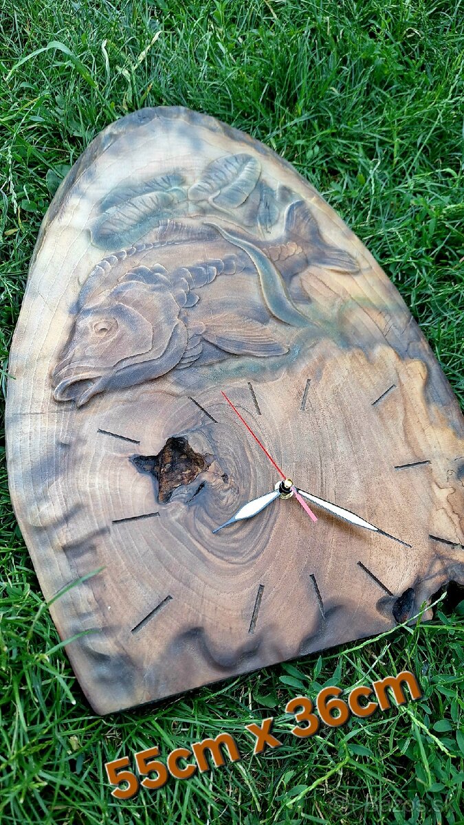 Vianočný darček pre rybára orechové hodiny s kaprom