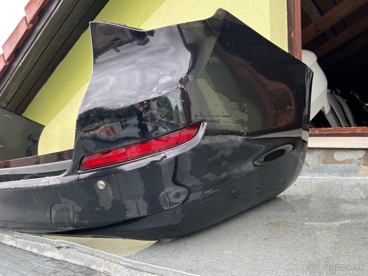 Opel astra J 4 kombi zadný naraznik