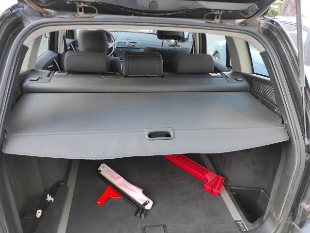 BMW X3 E83 - roleta do kufra