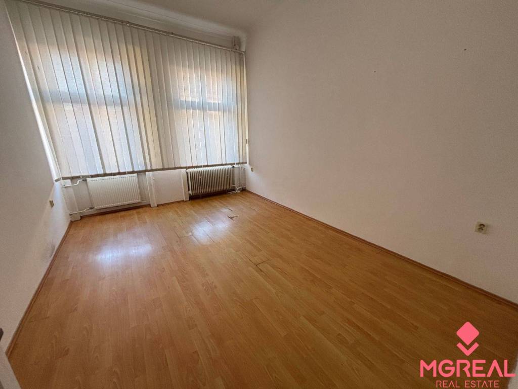 Kancelária 2 centrum Topoľčany / PRENÁJOM