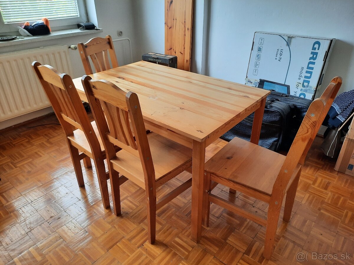 Jedálenský stôl + 4 stoličky