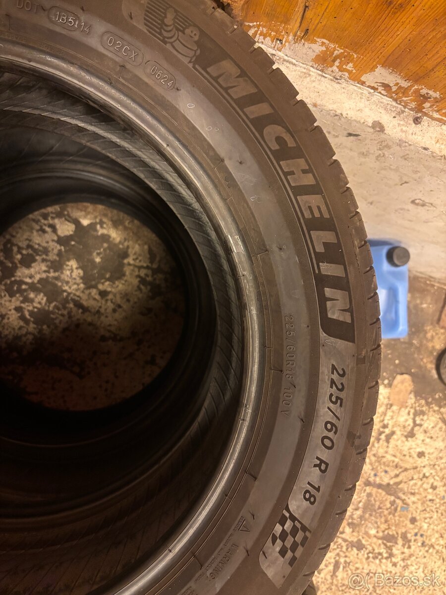 225/60R18