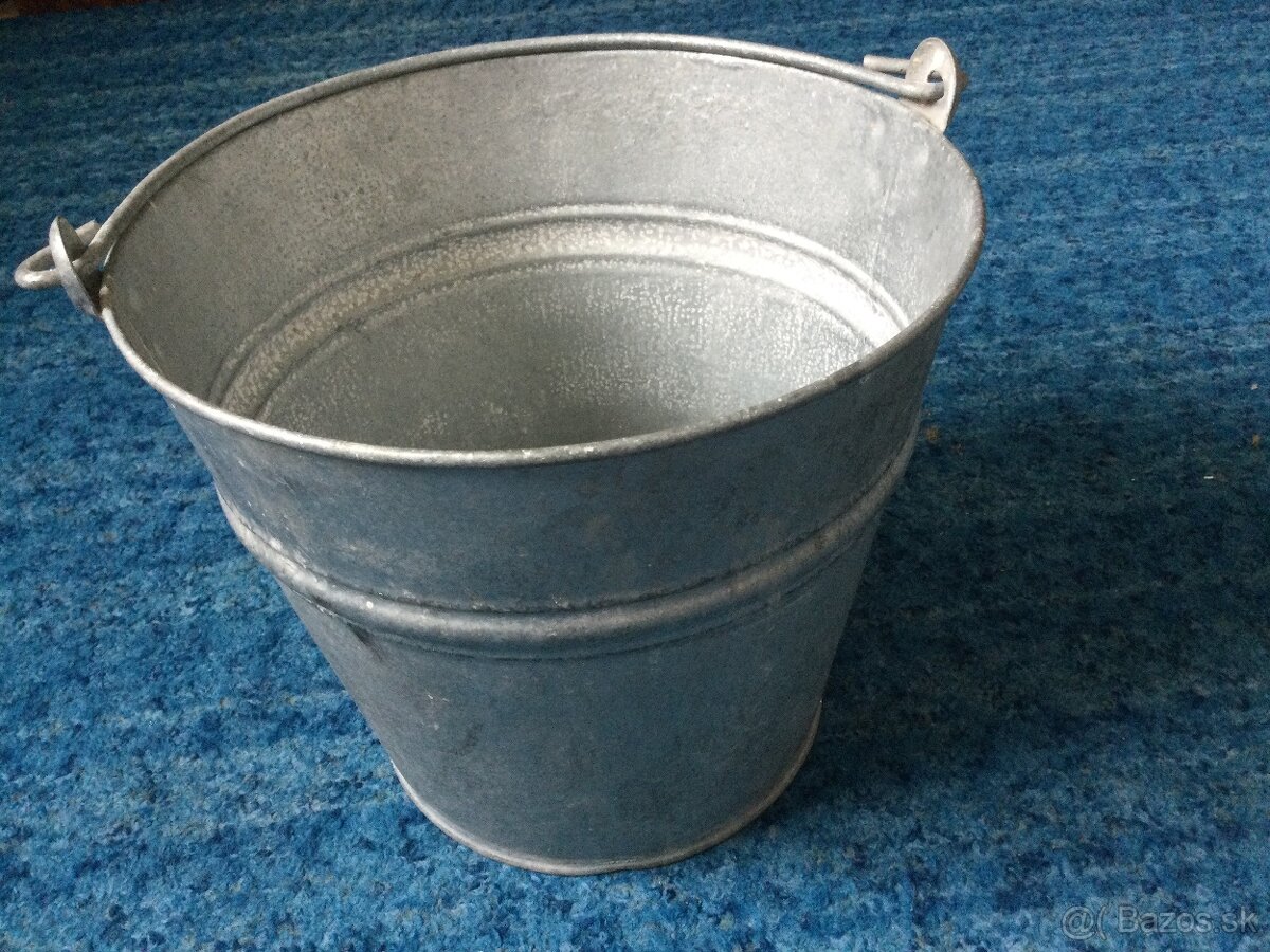 Pozinkované vedro