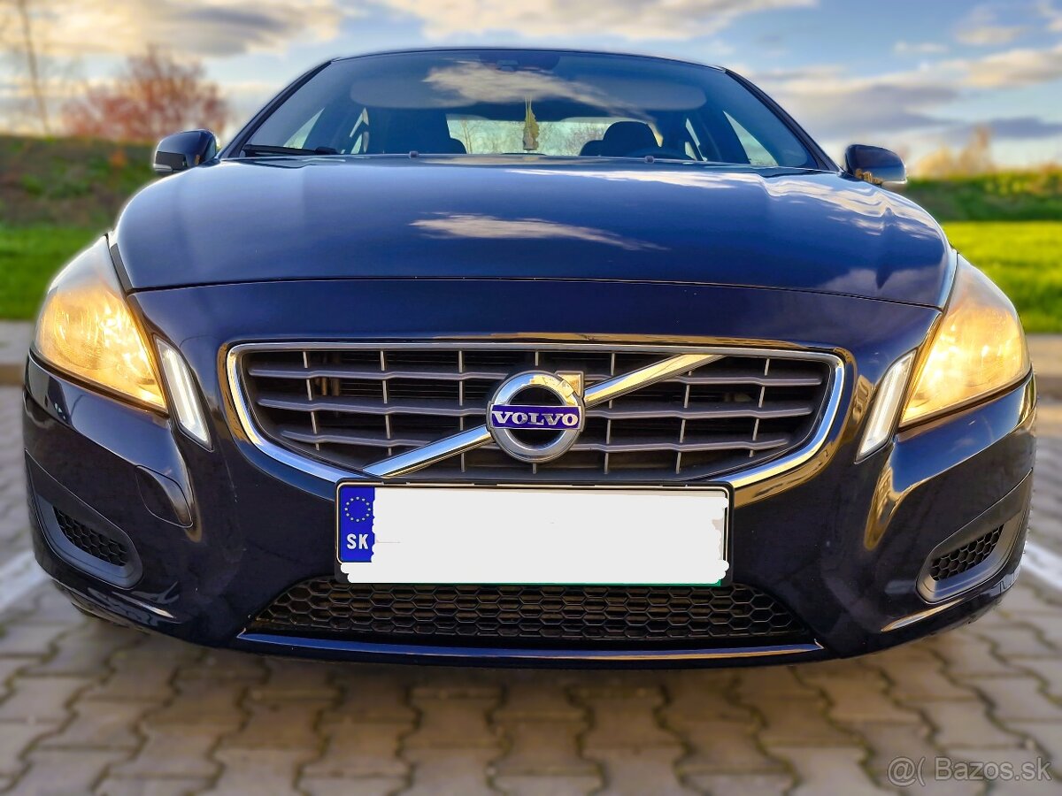 Volvo S60 2,0 D3 6kwalt automat 100kw r.v. 2013/2014 sedan