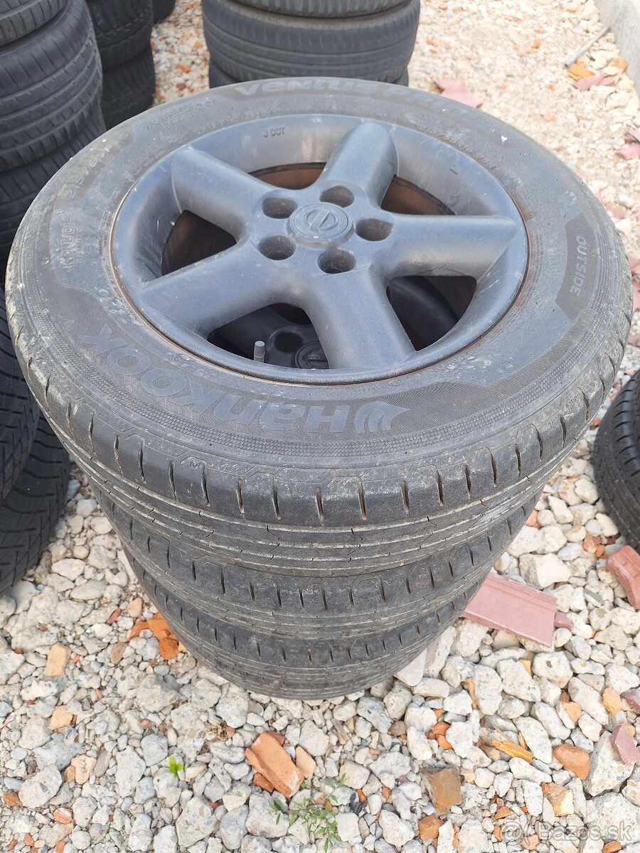 215/65R16 5x114,3 Nissan