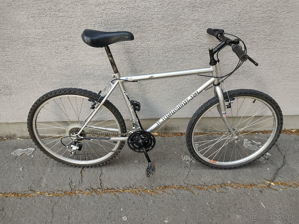 {27}  Horský bicykel Maverick