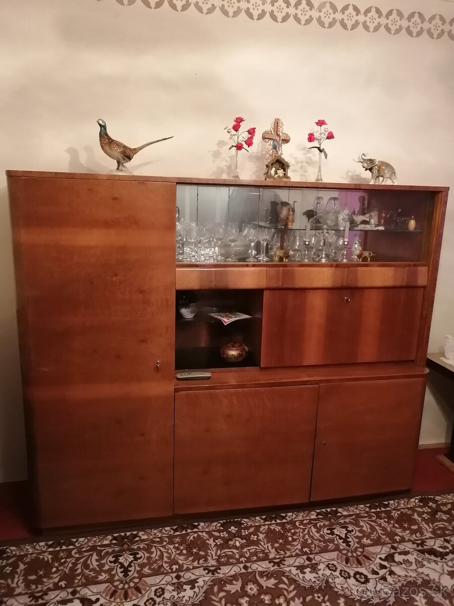 Retro obývacia stena