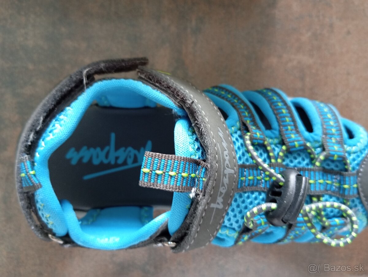 NOVE Trespass sandalky, EUR28