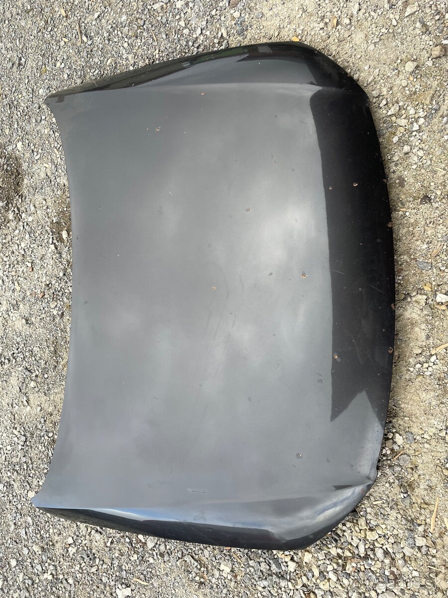 Kapota VW Passat B6