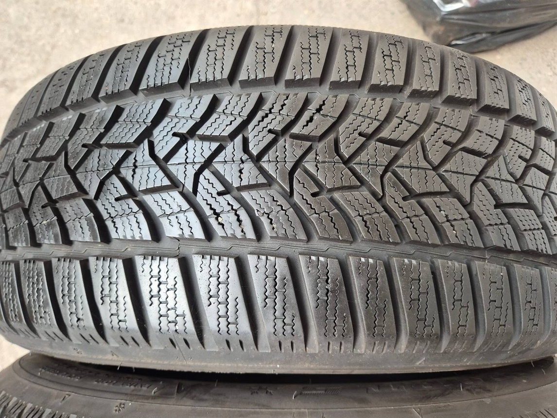 205/50 r17 zimné 4 ks DUNLOP dezén 9,2-7mm