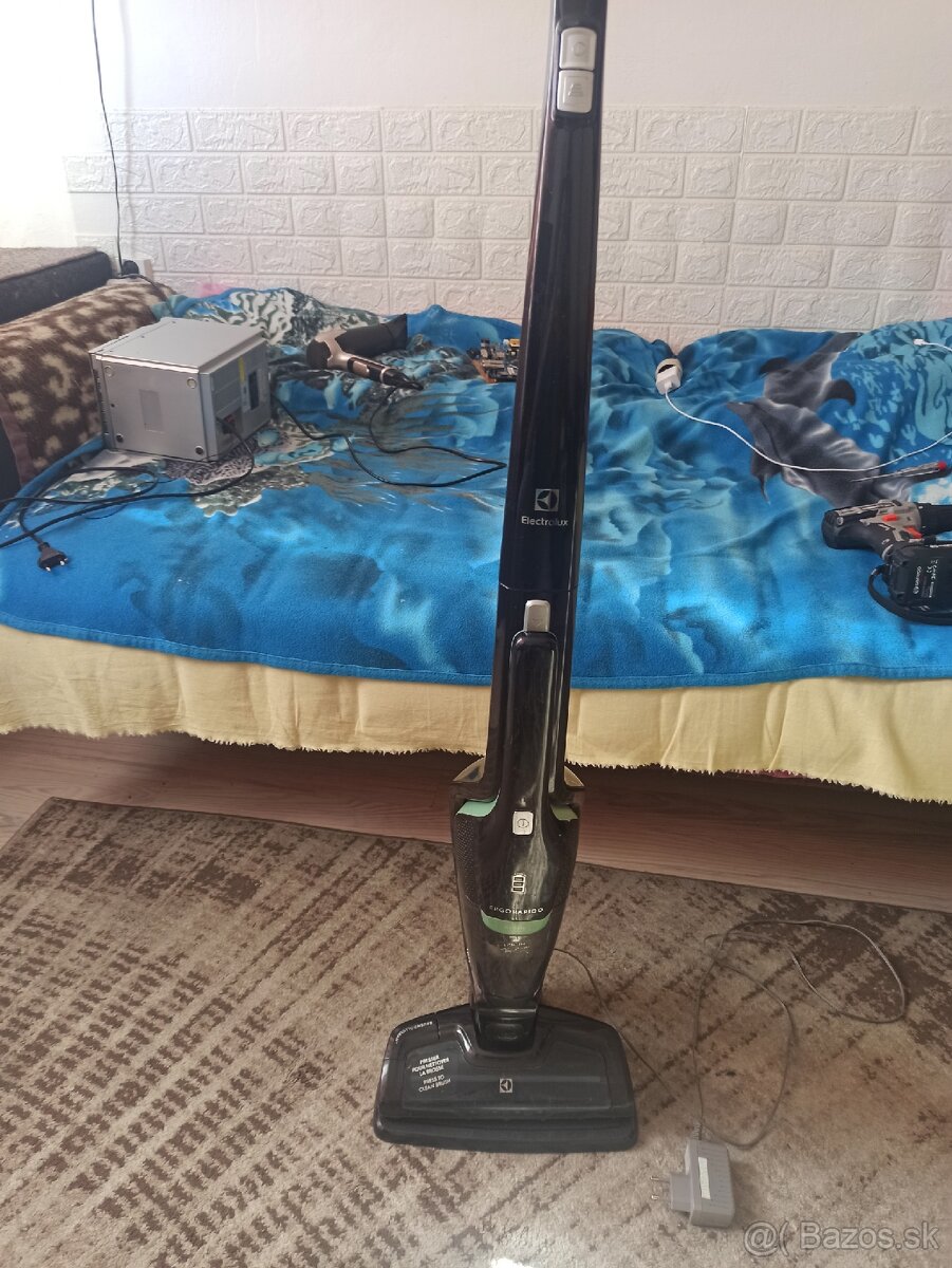 Electrolux tyčový vysávač 2.1