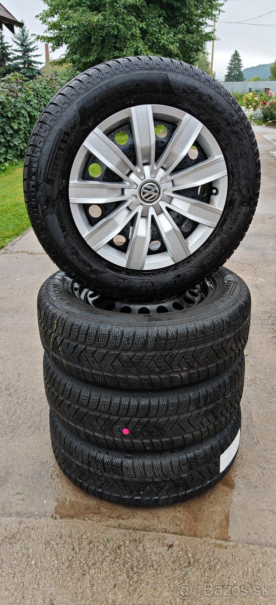Plechové disky VW 5x112 a zimné Pirelli Scorpion 215/65 R17