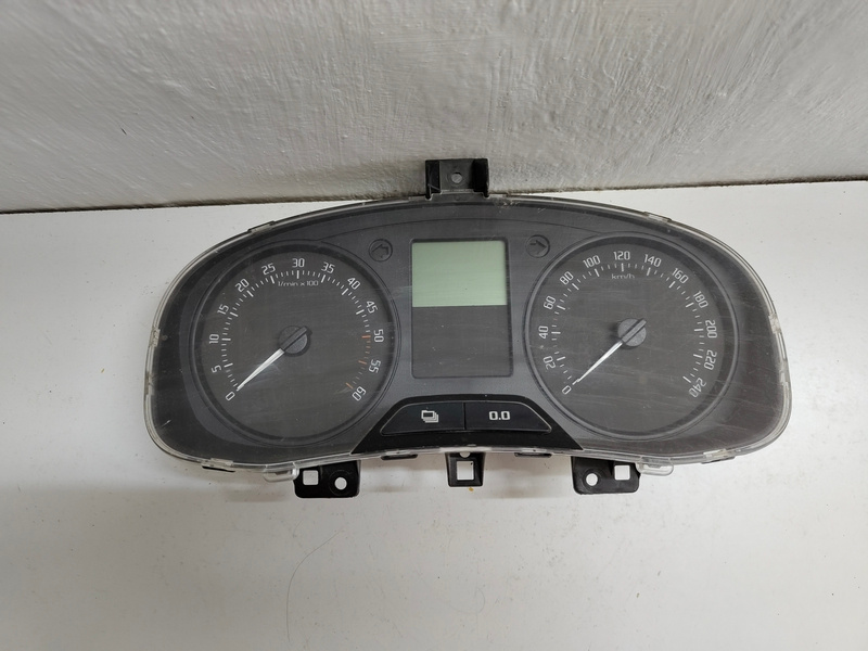 tachometer Skoda Fabia II 5j0920801j 60€