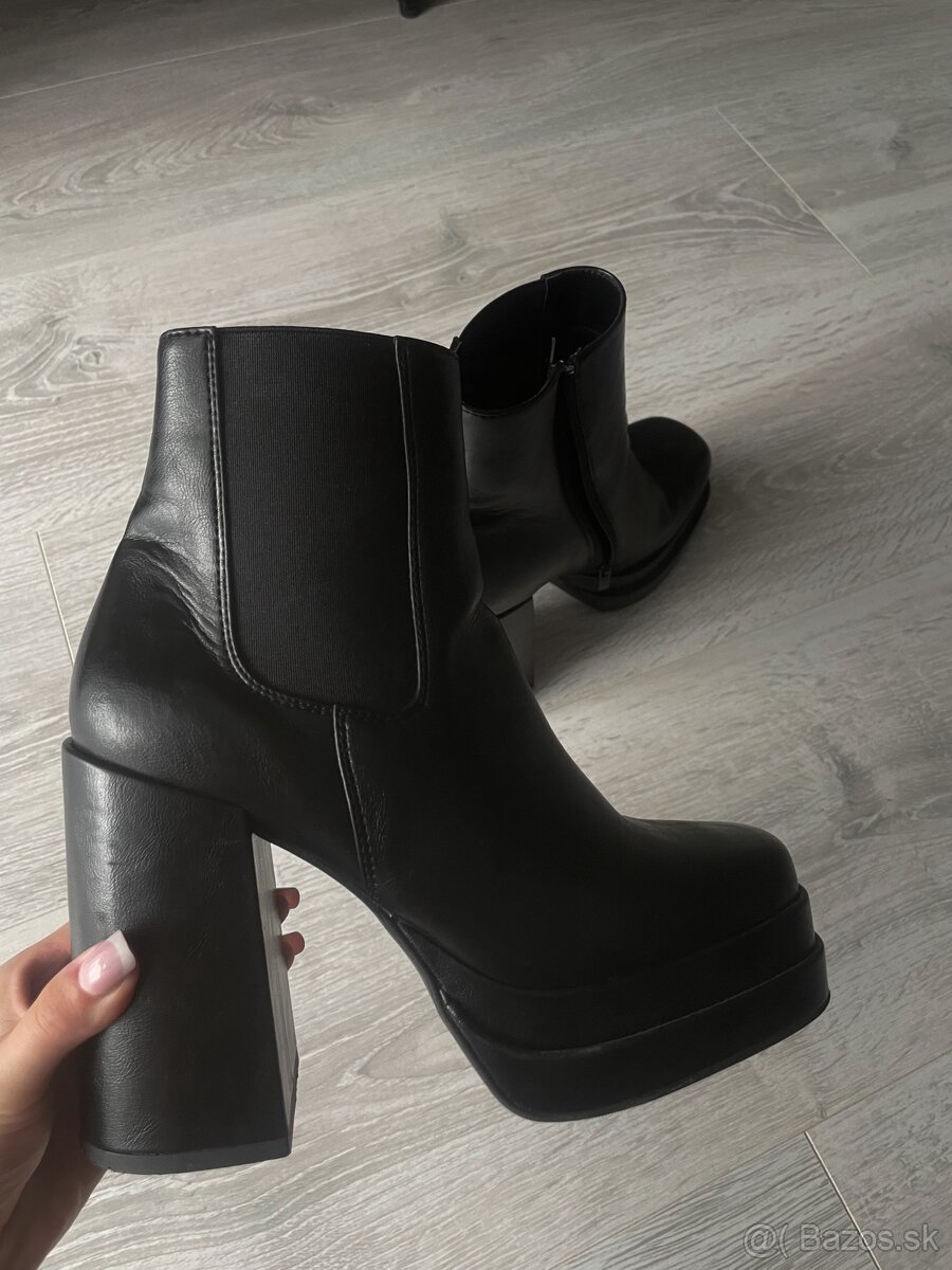 Dámske čižmy na opätku