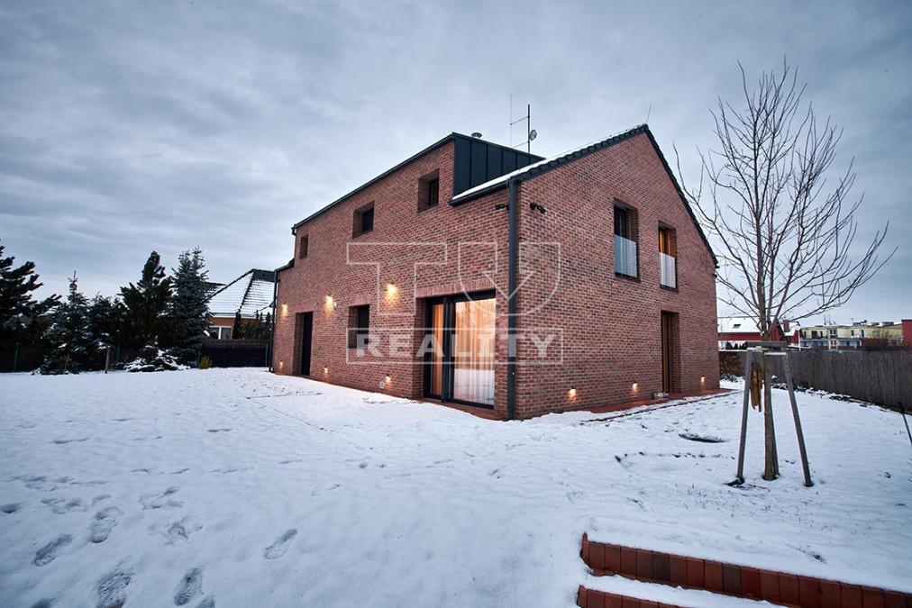 NOVOSTAVBA - 5 IZBOVÝ RODINNÝ DOM IBA 15 MIN.OD AUPARKU