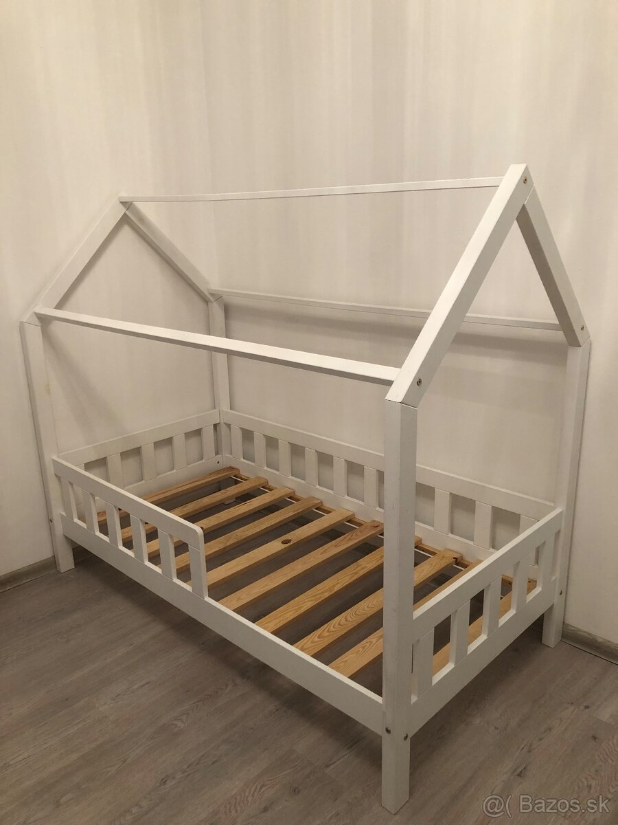 Detská postielka-domček s roštom+matrac kokosove vlákno