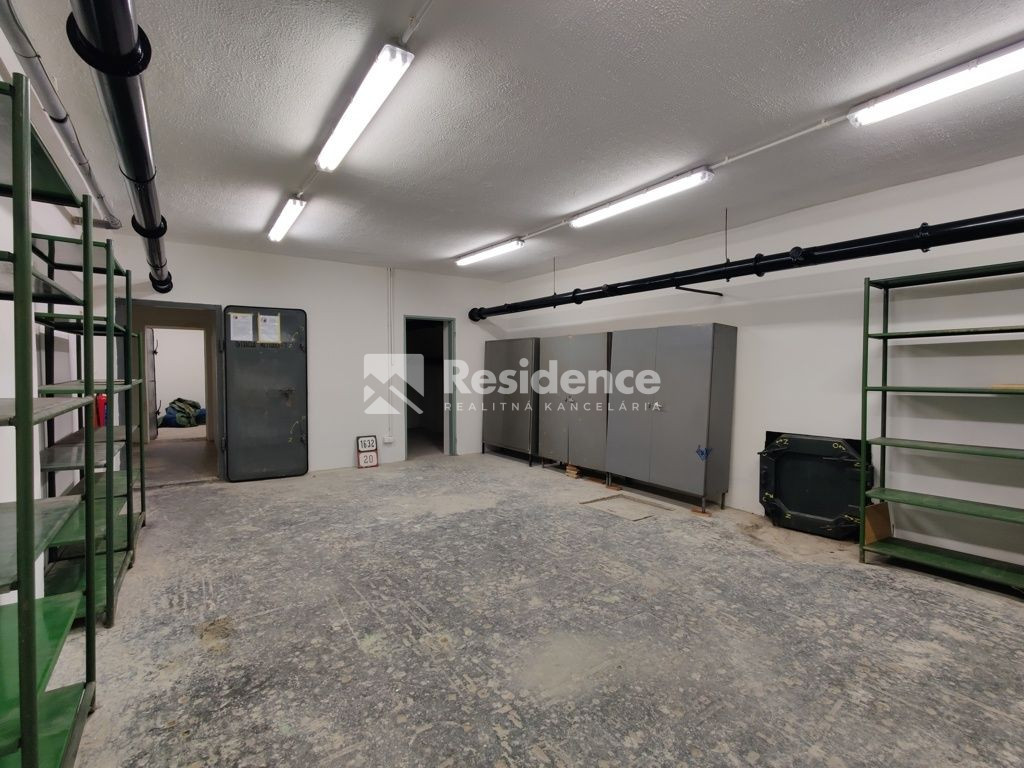 Nebytový priestor - atómový kryt na predaj, centrum Banská B