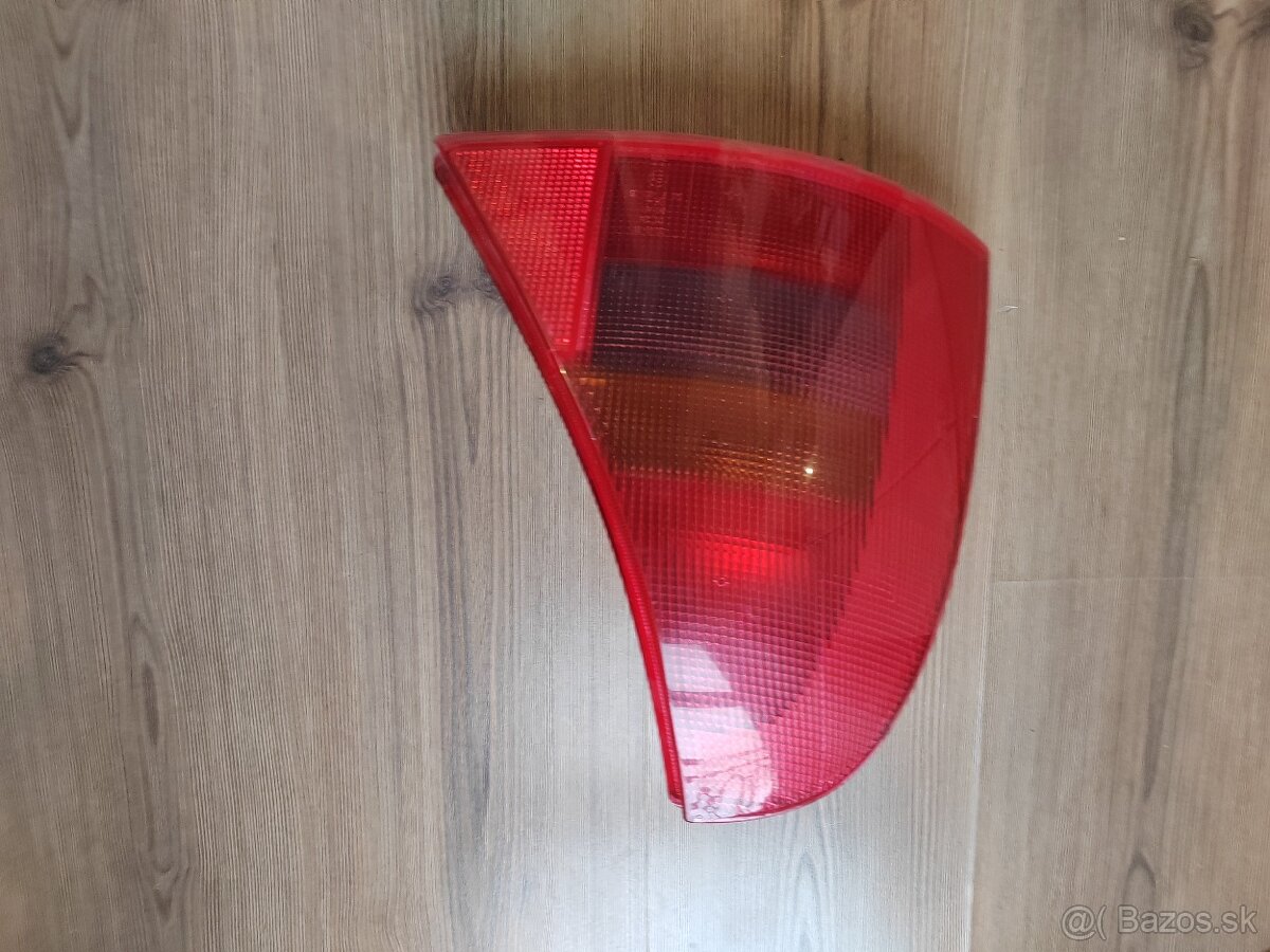 Renault Clio zadné svetlo