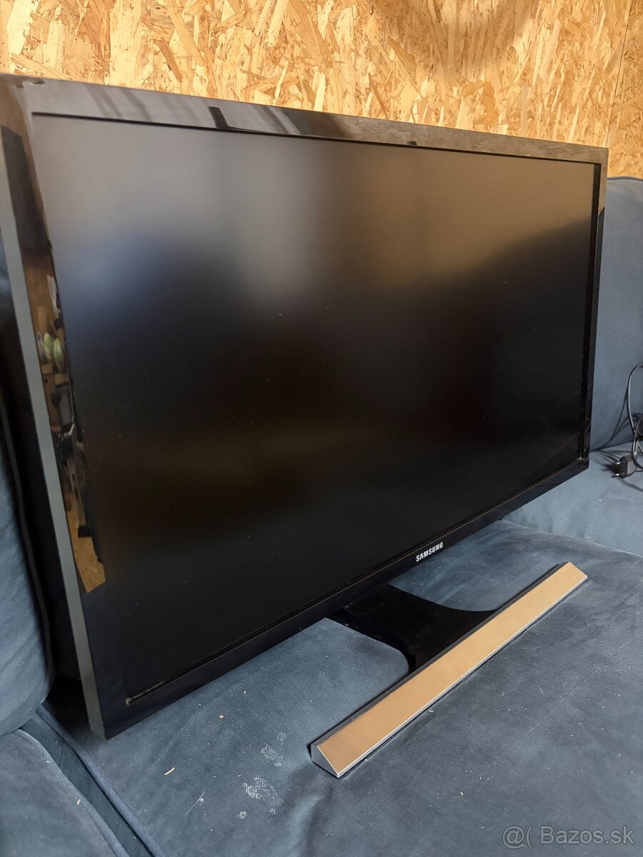 Predám 2x Samsung U28E590D UHD 4K LED