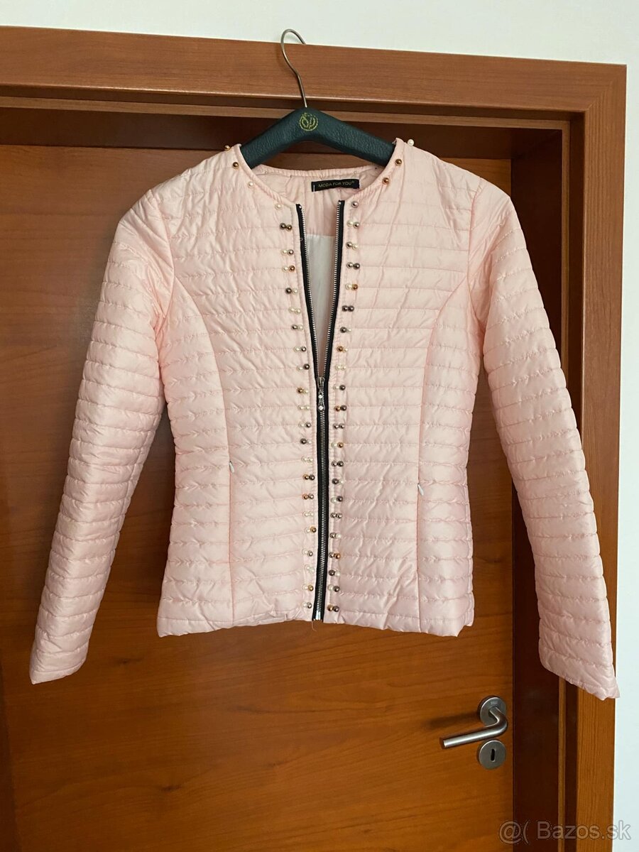 Ružová prechodná bunda