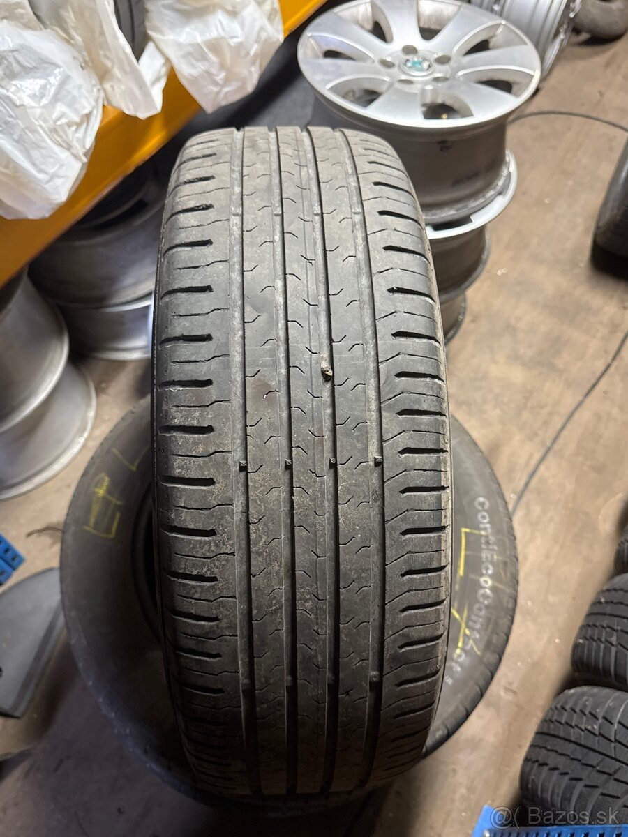 215/60R17 Continental