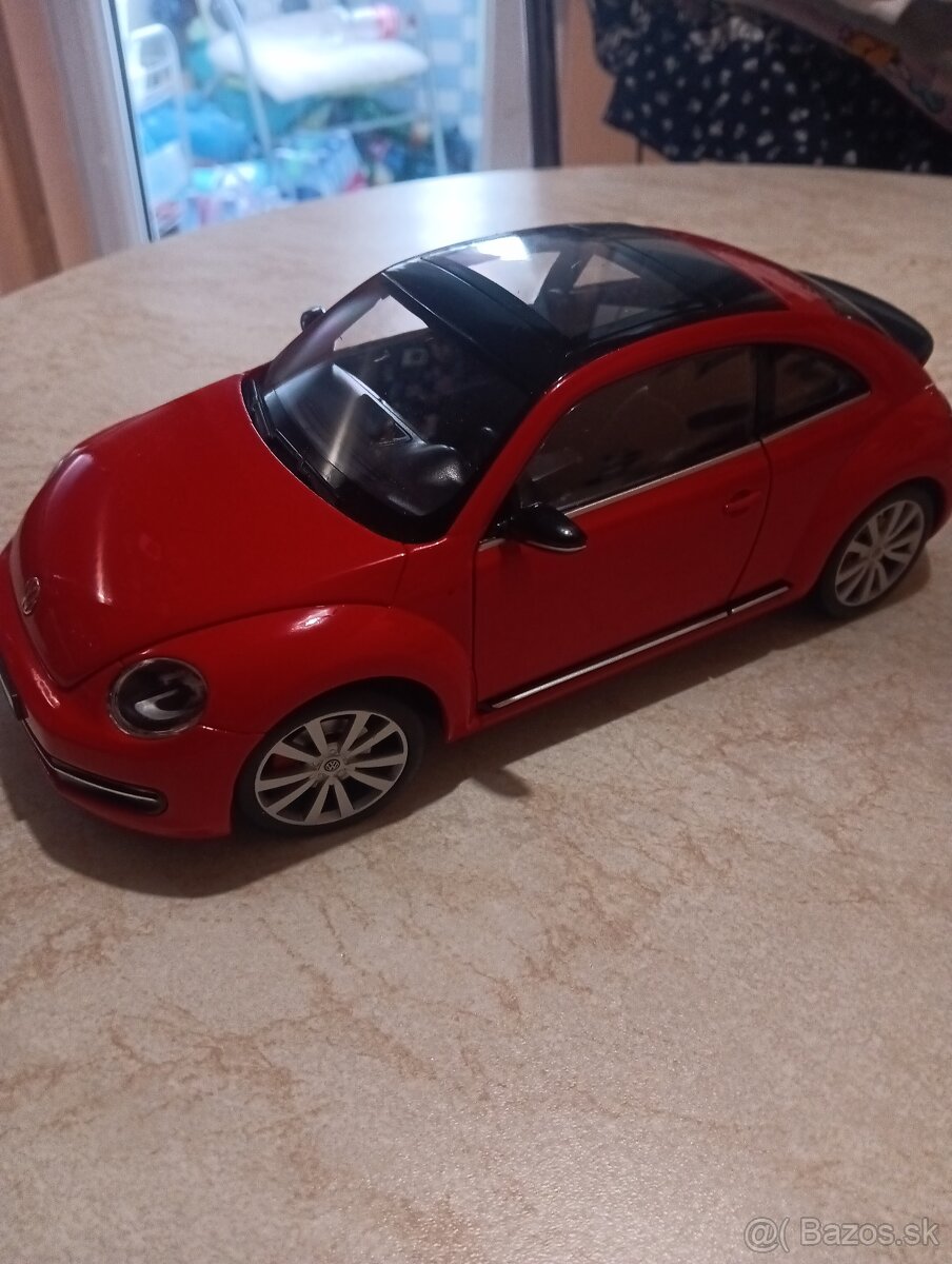 Predám Vw New Beetle 1:18