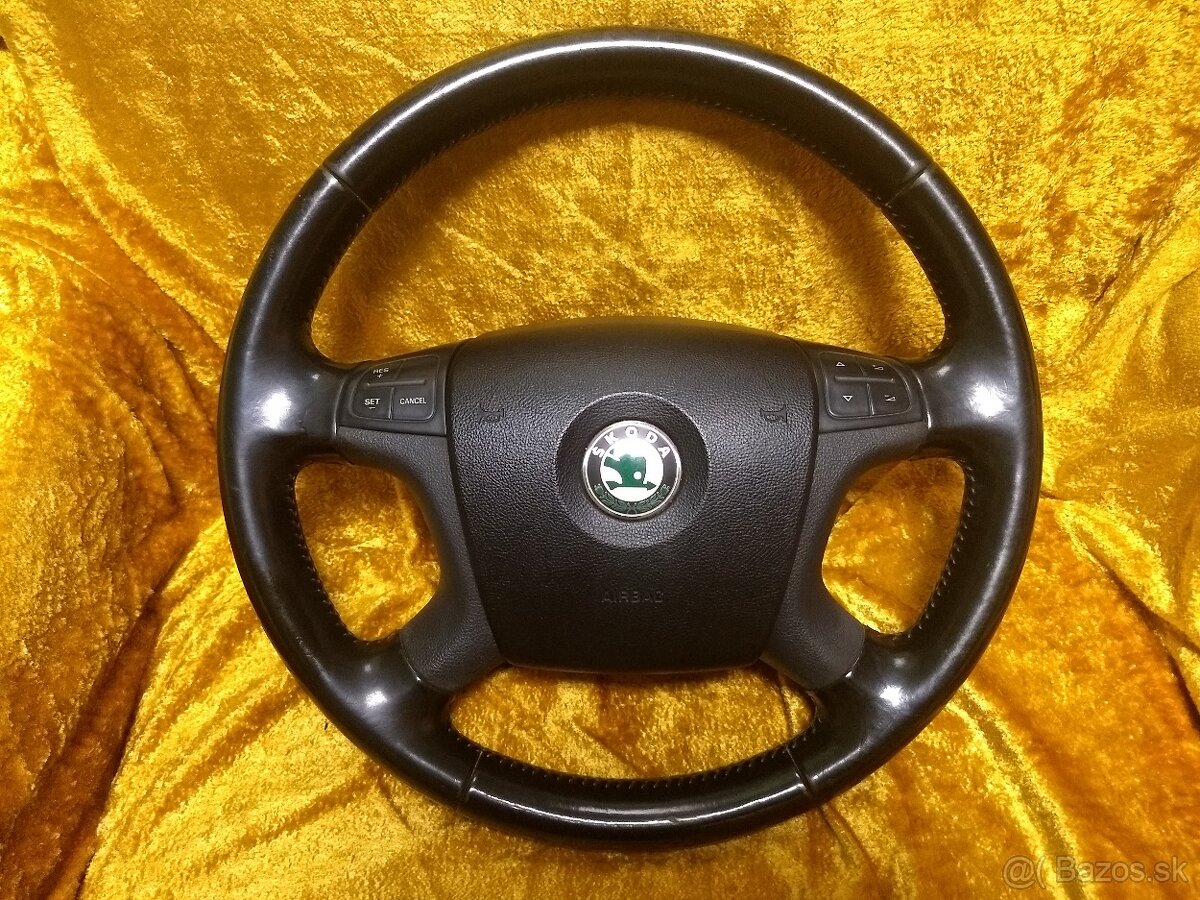 Kožený 4-ramenný multifunkčný volant Škoda