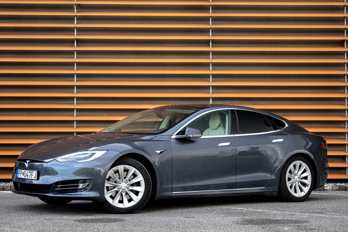 Tesla model S 386kw