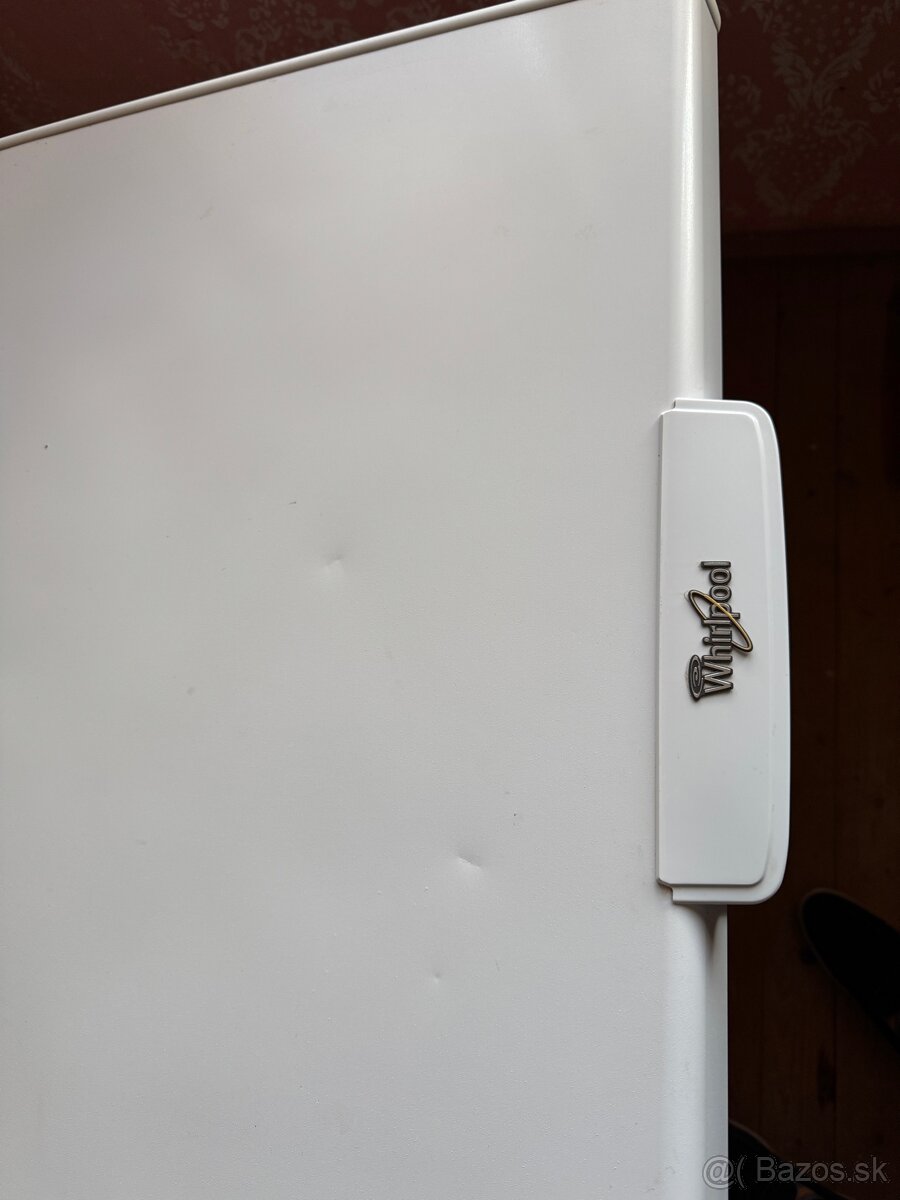 Predám truhlicovú mrazničku Whirlpool WHS2121 – 204 l