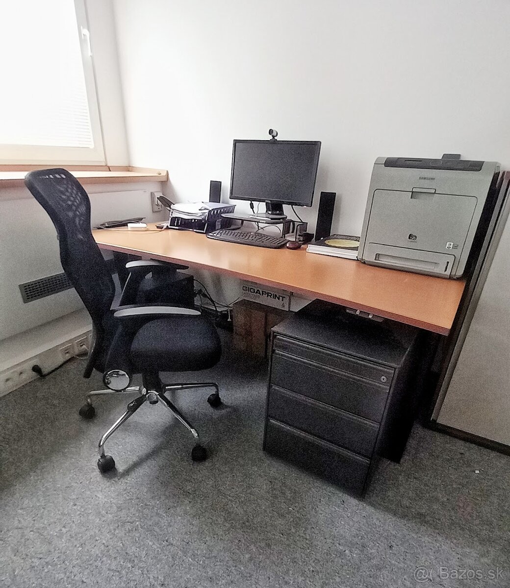 elektrický výškovo nastaviteľný pracovný stôl - REZERVOVANÝ