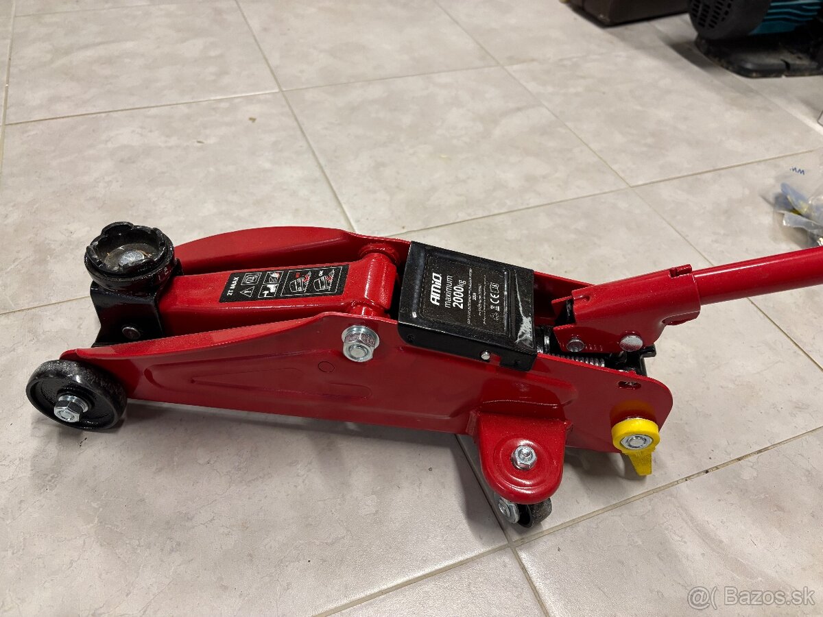 Predám hydraulicky zdvihak 2t