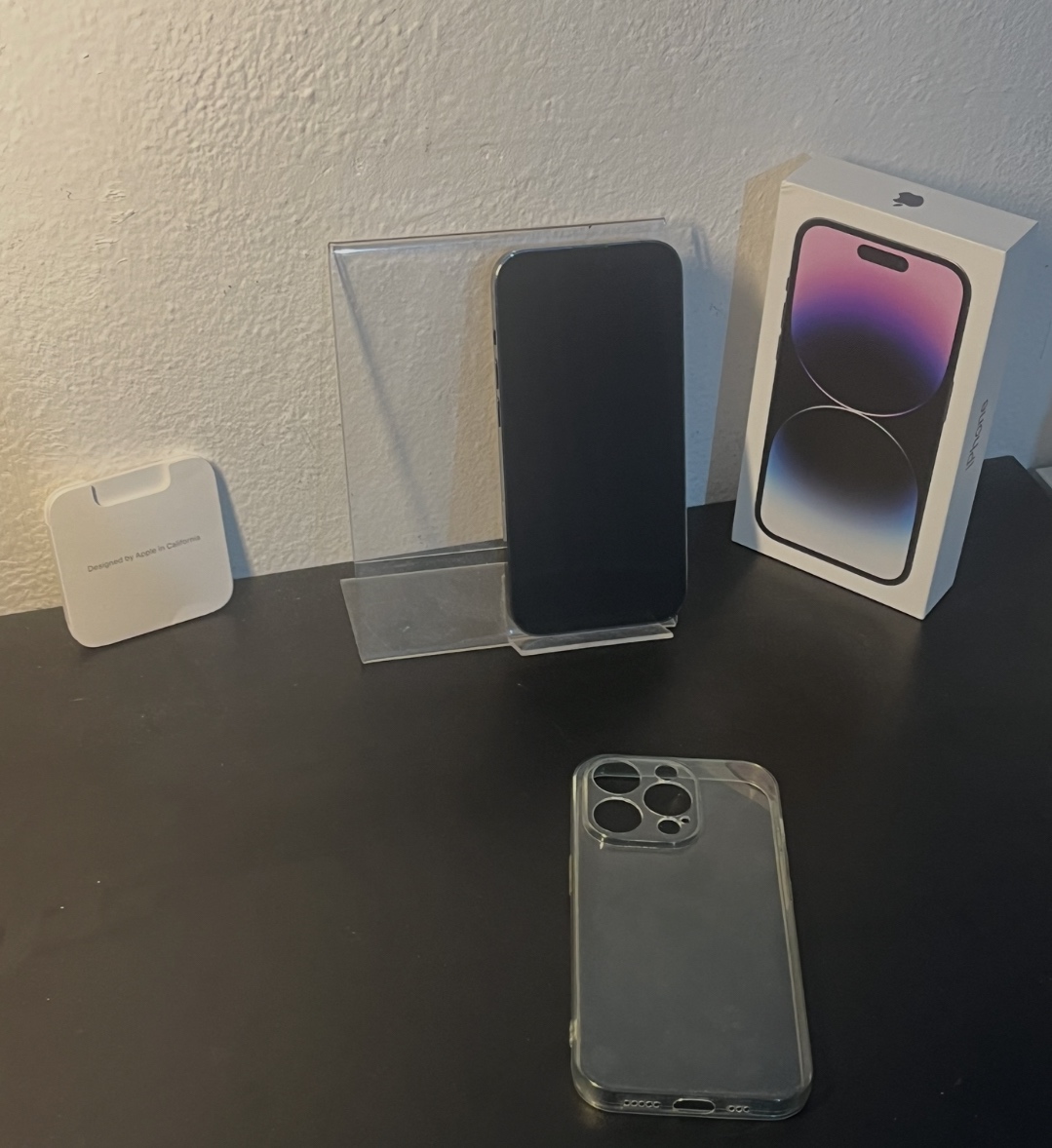 Predám Apple iPhone 14 PRO Deep Purple Bežné známky