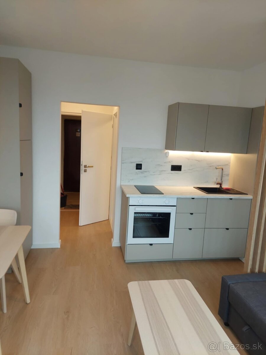 Prenájom garsónky – centrum mesta Prešov (Hotel Šariš)