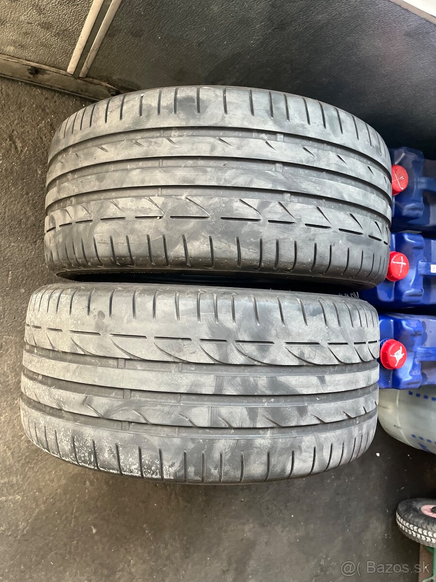 255/40 r18