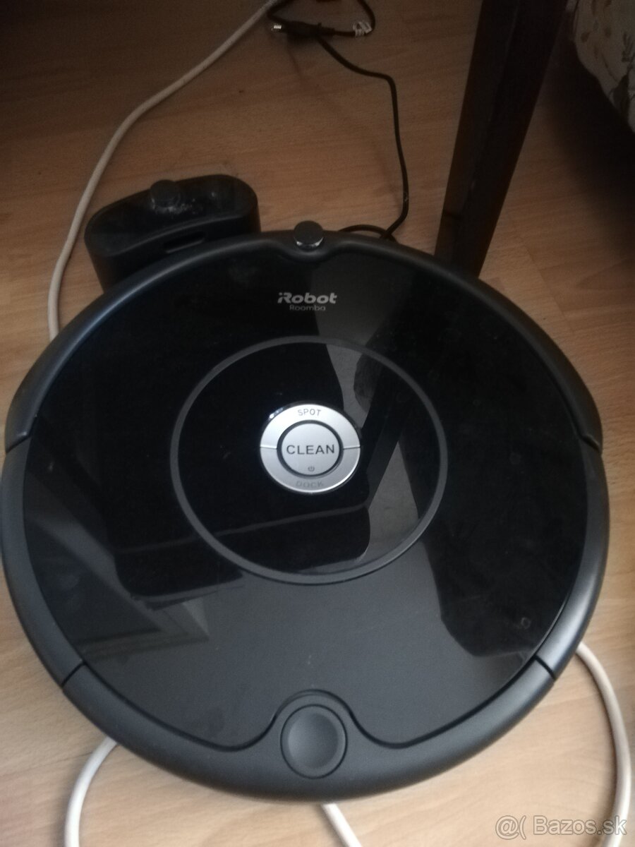 Robotický vysávač