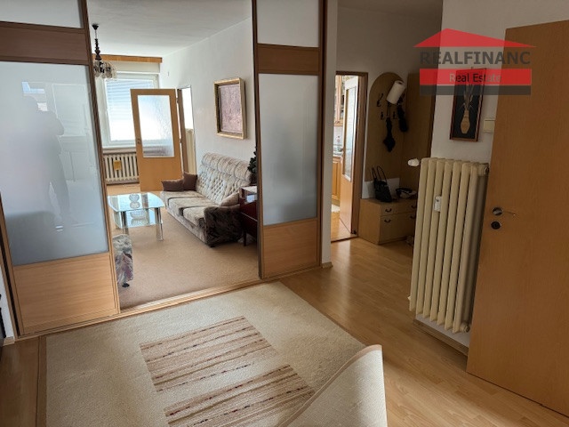 Na predaj veľký 3 - izbový byt na Hlavnej ulici v Trnave