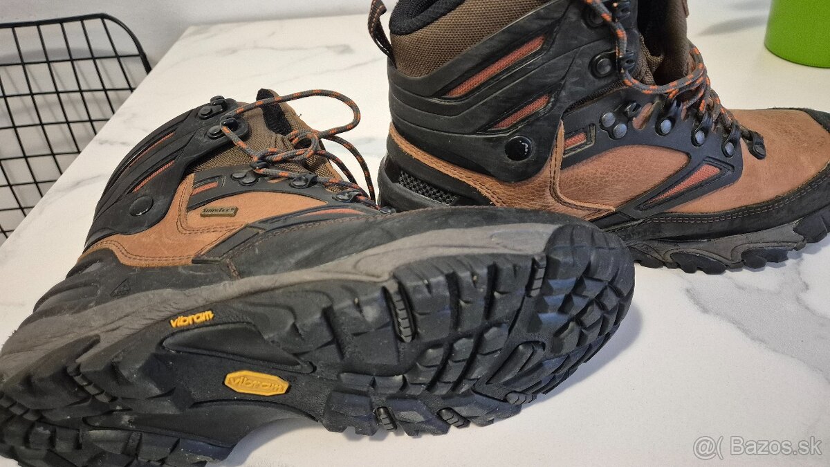 Turistické kožené topanky