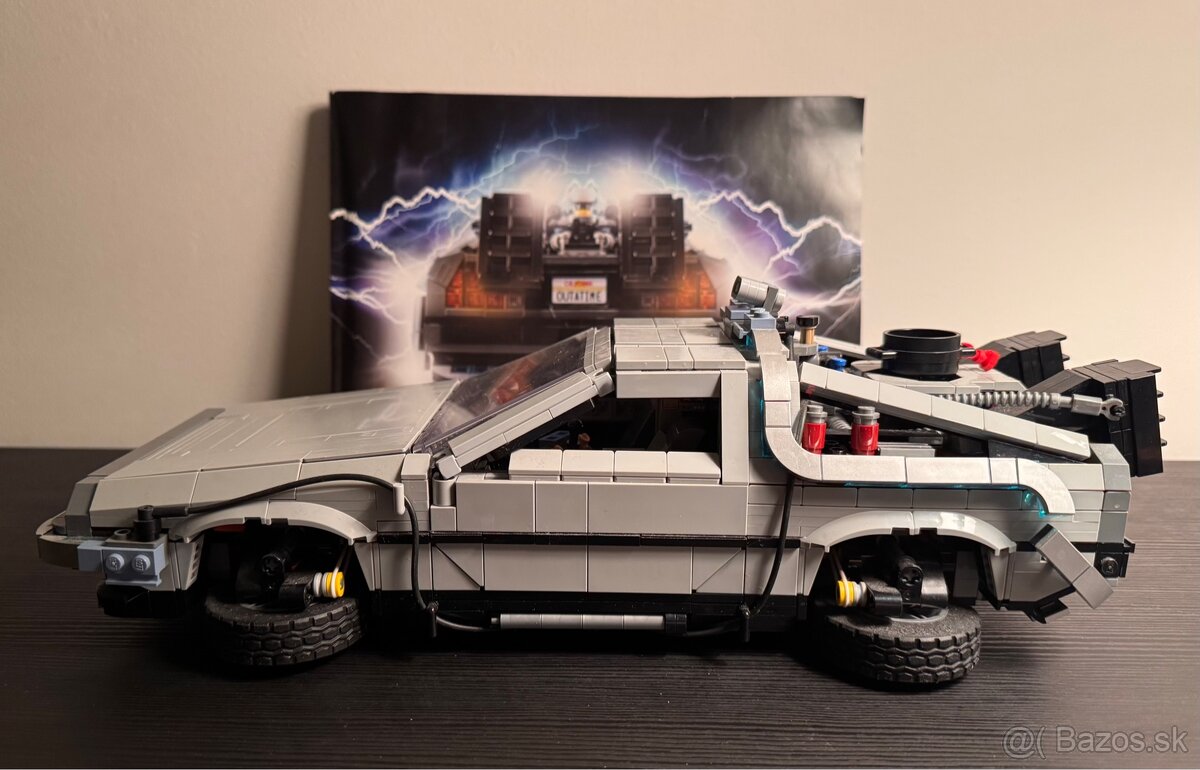 LEGO Icons 10300 DeLorean Time Machine