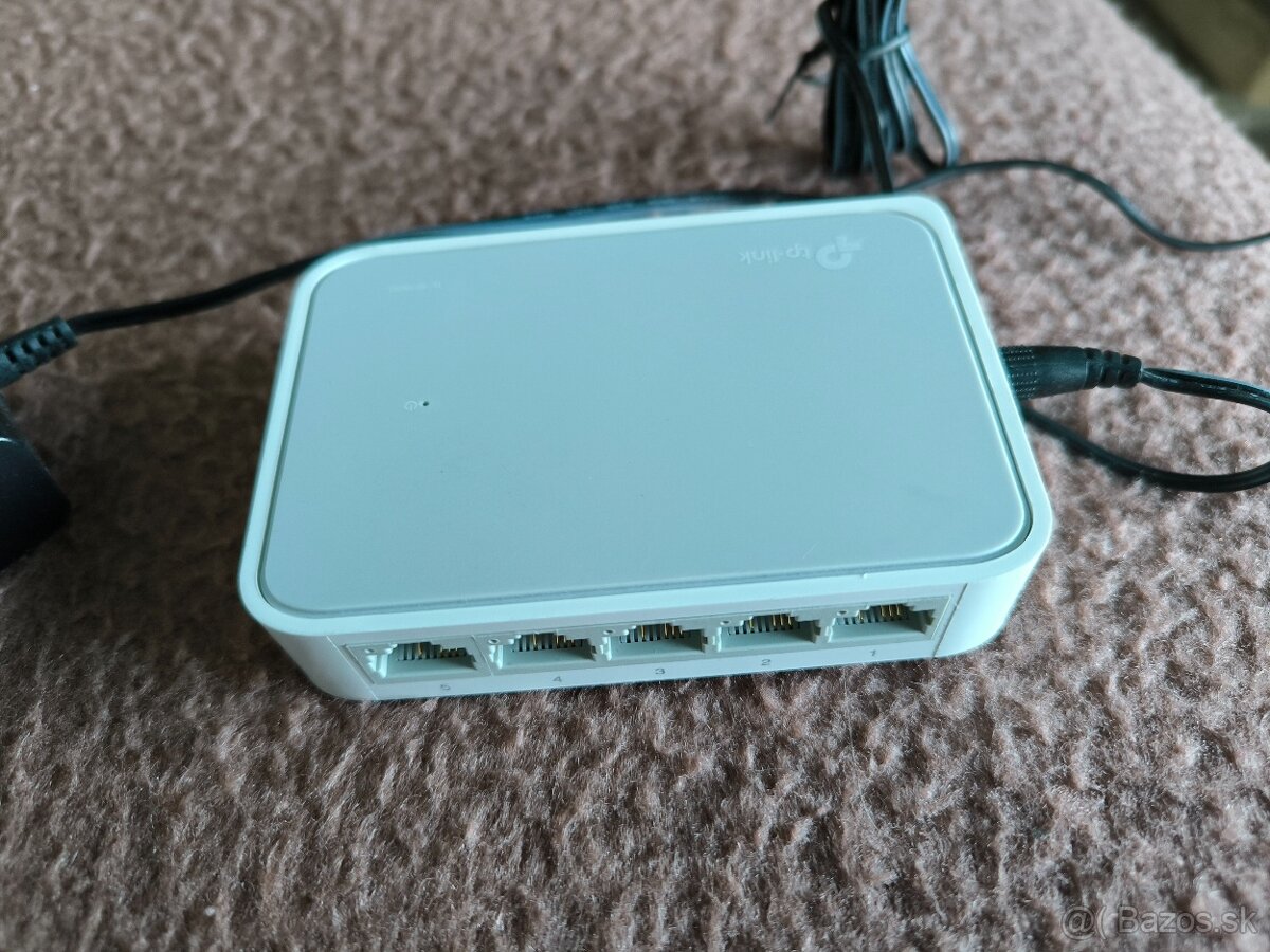 TP-LINK TL-SF1005D, 5 portovy switch + zdroj