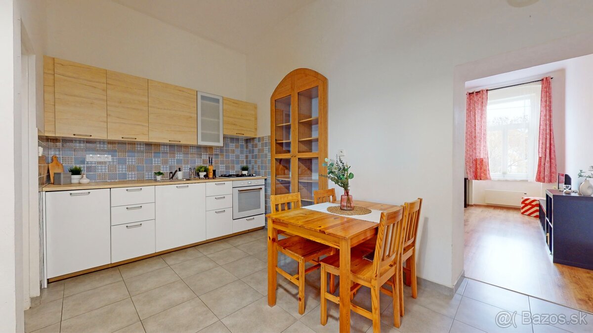 Hľadám 4 izbový byt/menší dom