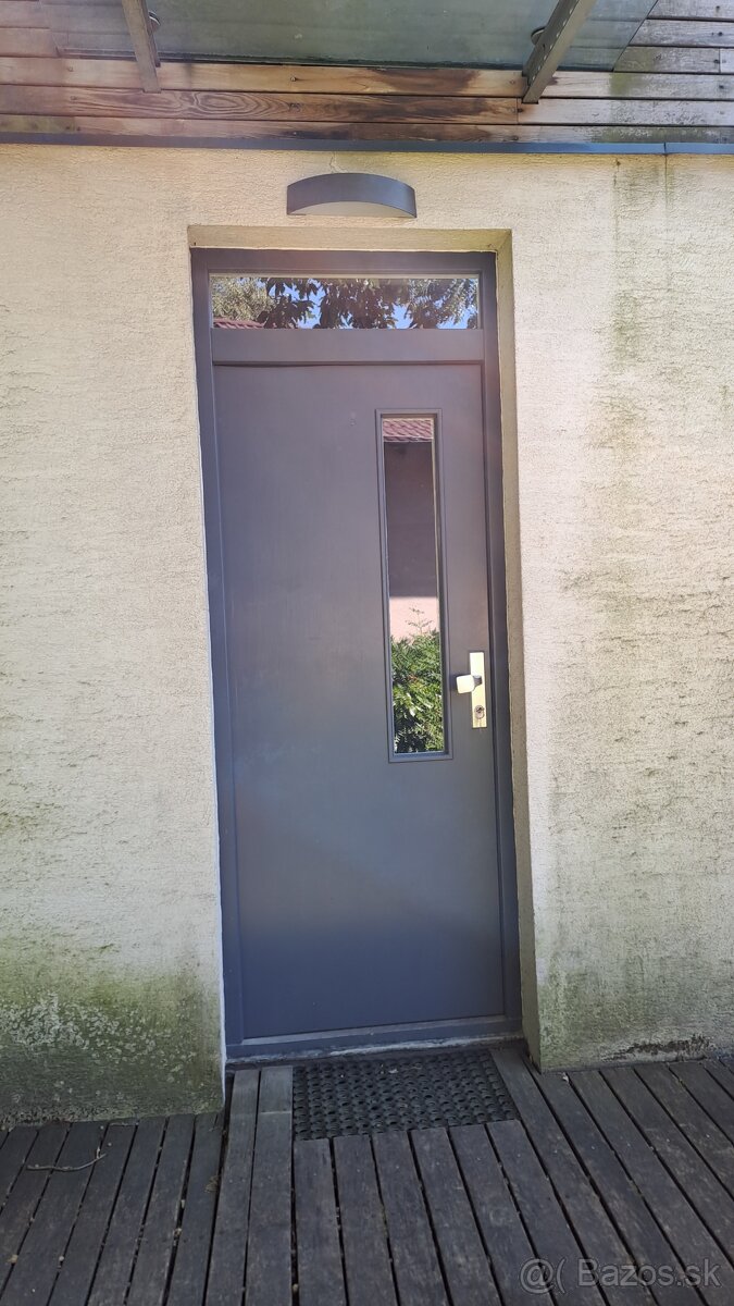 Predám vstupné dvere