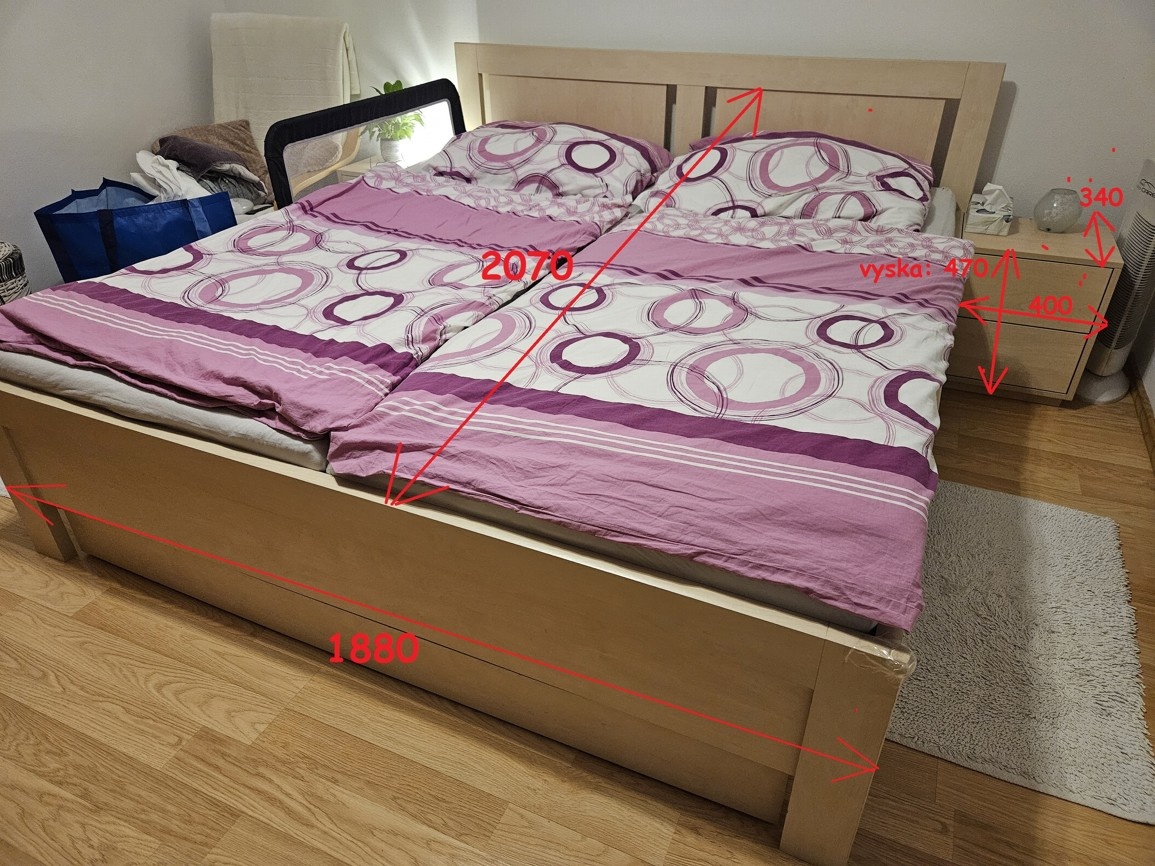 Šatníková skriňa,manželská posteľ,nočné stolíky
