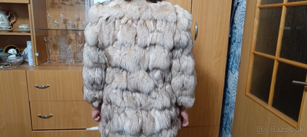 Predám luxusný kožuch z pravej líšky, zn. Passioni