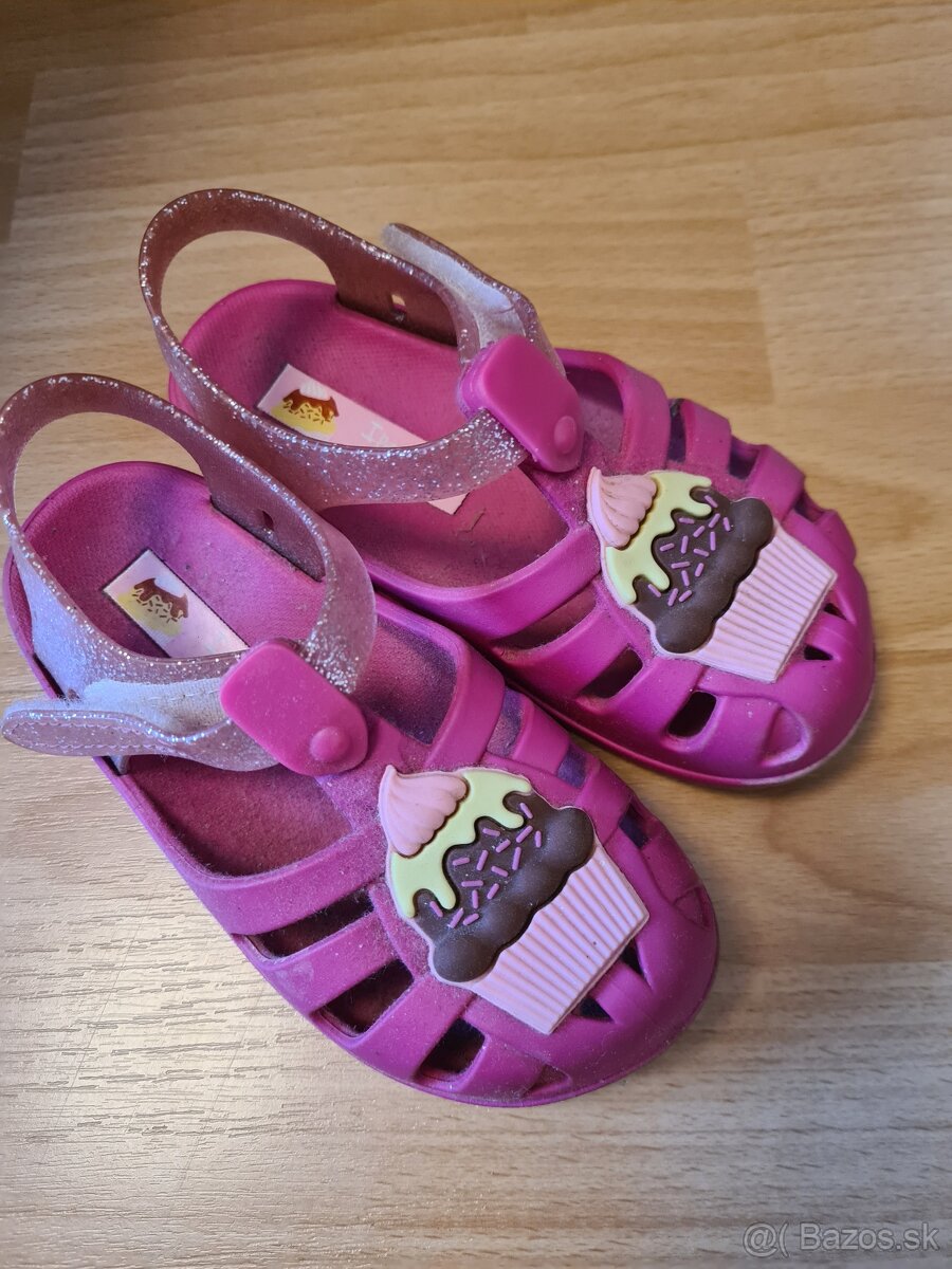 Sandalky veľkosť 25/26
